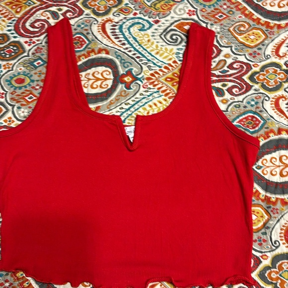 Love streak red ribbed cropped v neck tank top size small - Picture 1 of 3